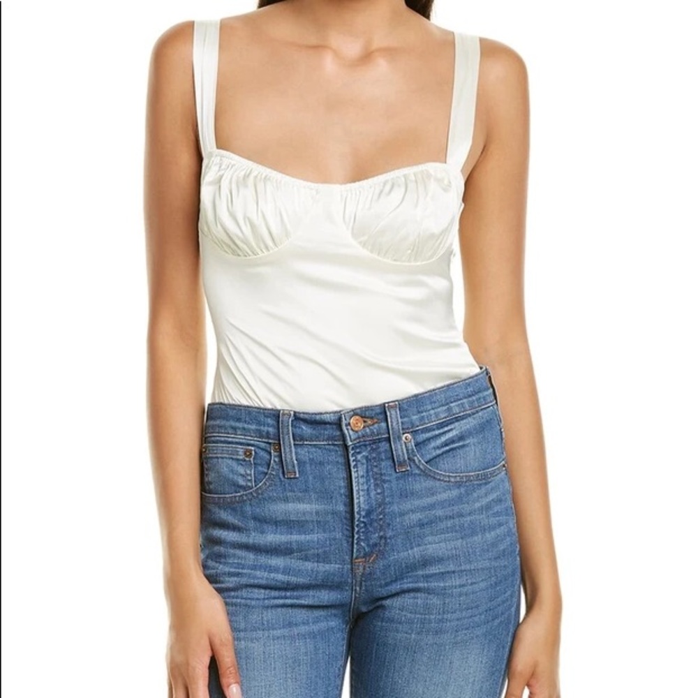 Danielle Bernstein RUCHED TANK STRETCH BODYSUIT 🤍 - Picture 5 of 6